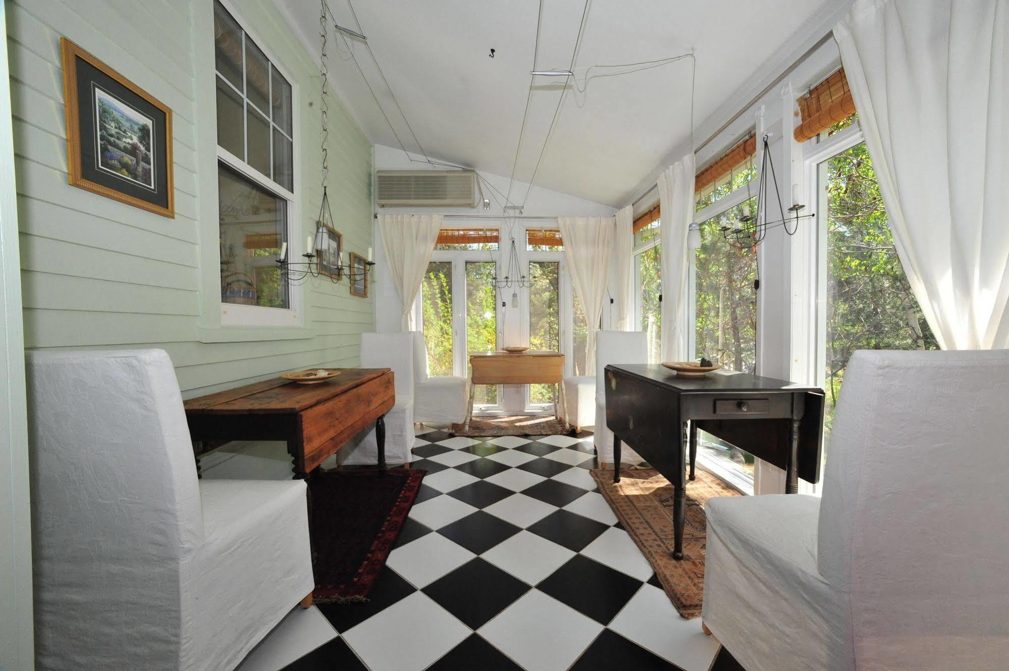 Little Shemogue Inn Ngoại thất bức ảnh
